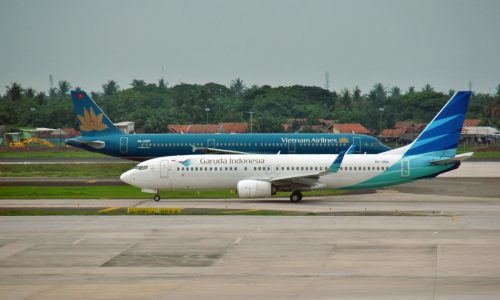 Garuda dan Vietnam Airlines image source: https://www.flickr.com/photos/thisisinbalitimur/40545777592