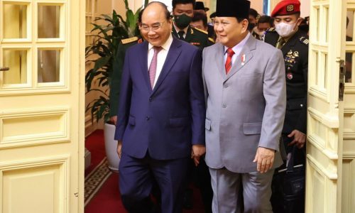 Prabowo & Presiden Vietnam image source: https://www.kemhan.go.id/2022/05/13/bertemu-presiden-vietnam-menhan-prabowo-soroti-potensi-joint-production-ri-vietnam-di-masa-mendatang.html