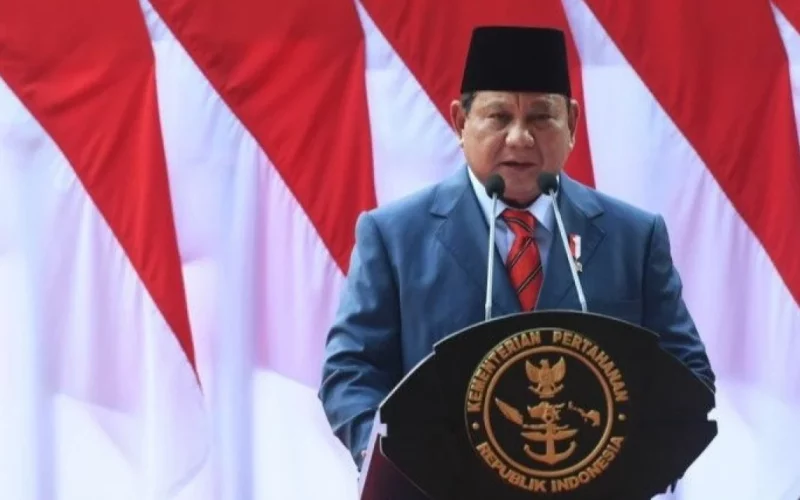 Prabowo image source: https://www.tvonenews.com/berita/nasional/204058-kompak-dengan-gibran-prabowo-subianto-tetap-berdinas-di-kemhan-seperti-biasa-saat-sidang-pembacaan-putusan-mk