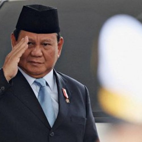 Presiden prabowo-subianto image source: https://www.cnnindonesia.com/internasional/20241020095519-106-1157347/media-asing-soroti-pelantikan-prabowo-gibran-jadi-presiden-wapres-ri