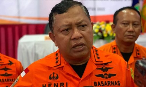 kepala-basarnas-republik-indonesia-marsekal-madya-tni-henri-6qah