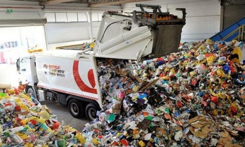 waste management. Image: @kagama.co. https://kagama.co/wp-content/uploads/2018/12/penanganan-limbah-plastik-di-singapura-e1545731737761.jpg